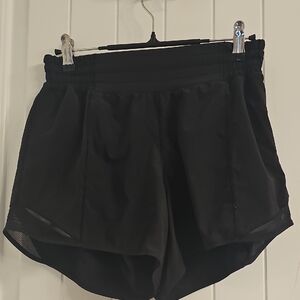 Lululuemn Black Horty Hot Shorts